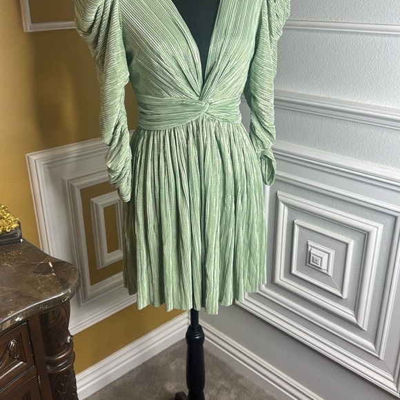Elegant Mint Green Pleated Dress - Picture 6 of 12